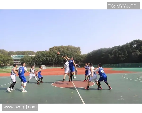 武汉篮球队在精英赛中的拼搏历程与荣耀时刻全景回顾 武汉篮球队在精英赛中的拼搏历程与荣耀时刻全景回顾